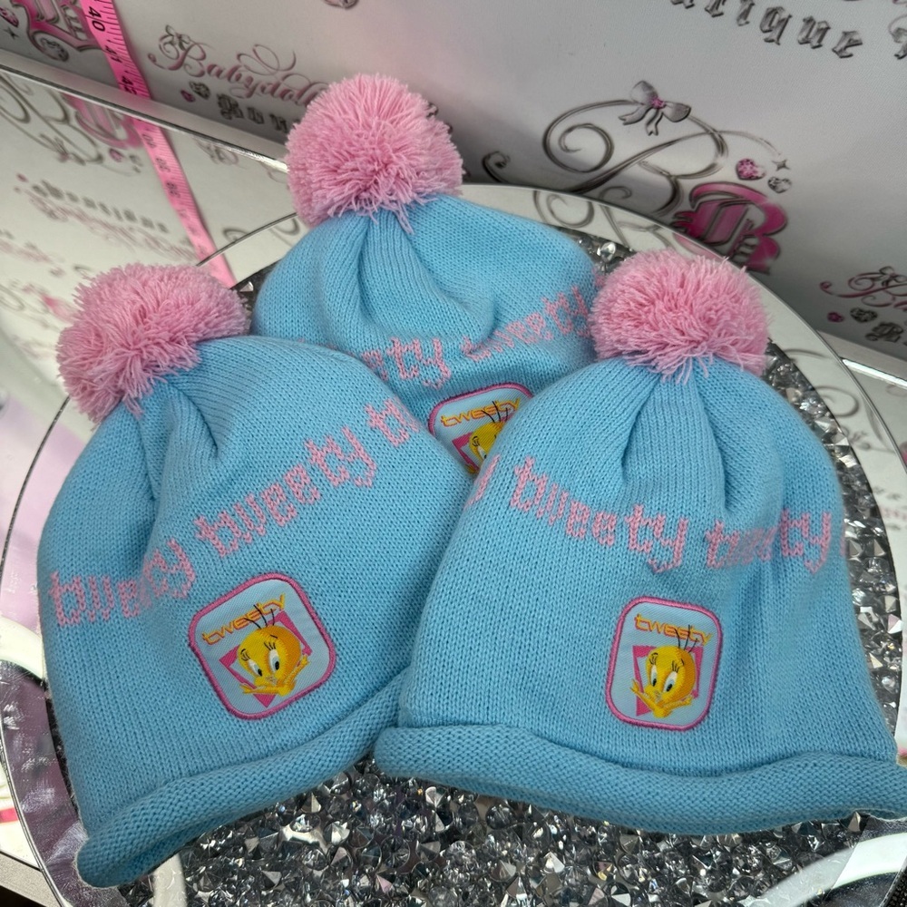 Tweety bird hat 2001 toque Pom Pom  Blue Pink Tweety Knit Pom-Pom vintage Beanie